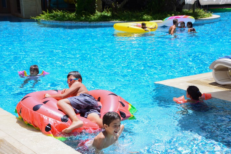 Lunch by the pool at Kempinski Summerland Hotel & Resort